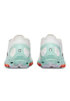 Tenis On Cloudventure Peak Mujer 3WD10800864-5 Blanco