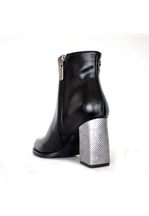 BOTIN NEGRO OPPOSITE SERAJ