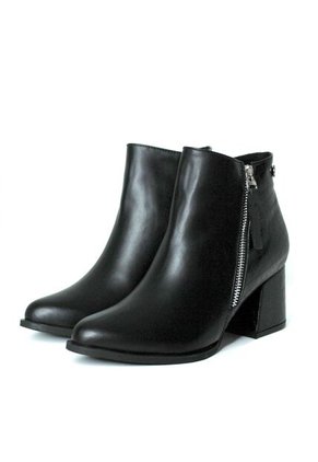 BOTIN NEGRO OPPOSITE DOIN