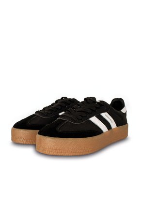 TENIS NEGRO OPPOSITE KALU