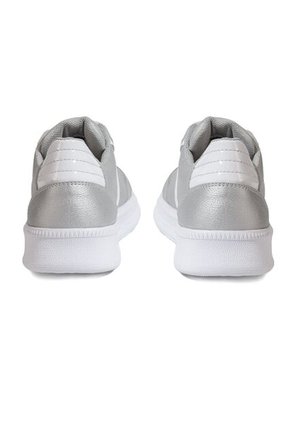 Tenis Mujer Plata Mymy Lucca Origen