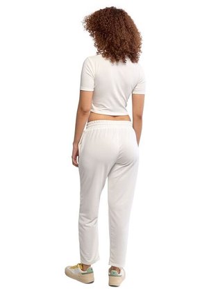 Conjunto Deportivo Mujer Blanco Alaia 01