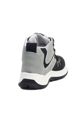 Bota Negro Por Gris Origen Nico