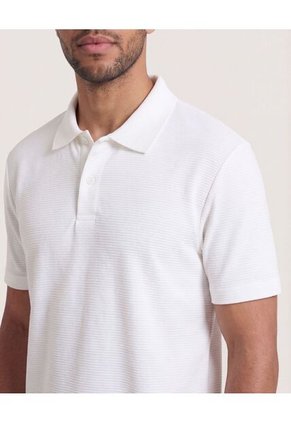 Polo Para Hombre Cuello Tejido Sin Bolsillo Color Crema Marca Ostu #60110905