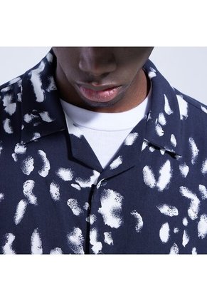 Camisa Para Hombre Manga Corta Sin Bolsillo Color Negro Marca Ostu #60010584