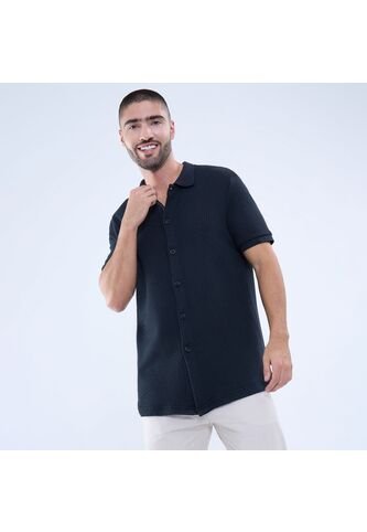 Camisa Para Hombre Manga Corta Sin Bolsillo Cuello Resort Color Negro Marca Ostu #60010782 Ostu