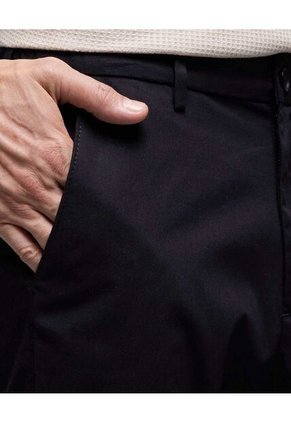 Pantalon Para Hombre Chino Color Negro Marca Ostu #60070328