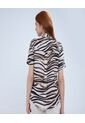 Camisa Para Mujer Manga Corta Color Beige Marca Ostu #40010265 de Ostu