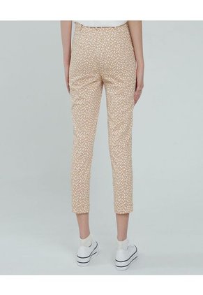 Pantalon Para Mujer Capri Color Café Oscuro Marca Ostu #40070526