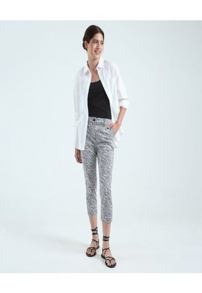 Pantalon Para Mujer Capri Color Negro Marca Ostu #40070528