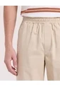 Bermuda Básica Con Bolsillos  Para Hombre Beige Ostu de Ostu