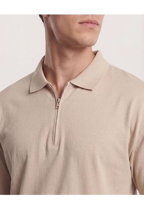 Polo Para Hombre Cuello Tejido Sin Bolsillo Color Beige Marca Ostu #60110880