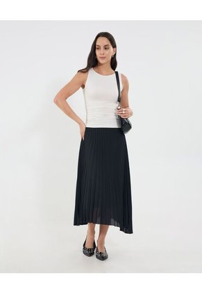 Falda Para Mujer Medio Color Negro Marca Ostu #40140167