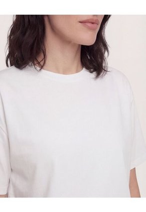 Camiseta  Para Mujer Crop Top Manga Corta Color Crudo Marca Ostu #40098233