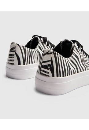 Tenis Para Mujer Canvas Color Blanco Marca Ostu #40720167