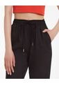 Pantalon Para Mujer Jogger Color Negro Marca Ostu #40070438 de Ostu