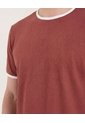 Camiseta Manga Corta Con Contrastes  Para Hombre Café Ostu de Ostu