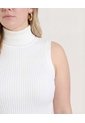 Camiseta Cuello Alto Acanalada  Para Mujer Crema Ostu de Ostu