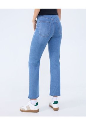 Jean Para Mujer Crop Flare Color Azul Medio Marca Ostu #40160527