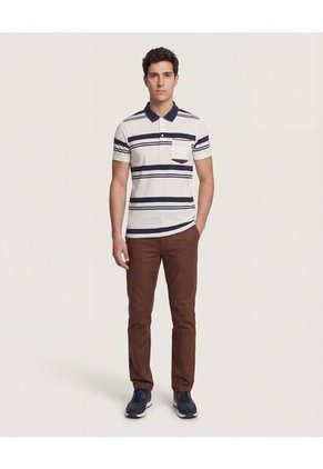 Polo  Para Hombre Cuello Tejido Con Bolsillo Color Crema Marca Ostu #60110832