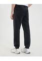 Jean Para Hombre Jogger Color Negro Marca Ostu #60160436 de Ostu