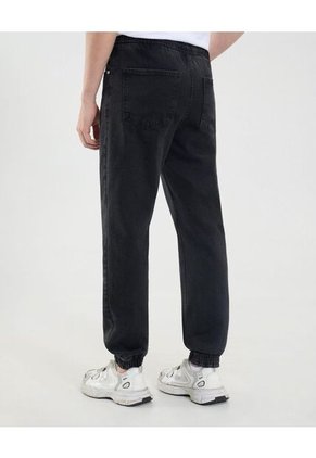 Jean Para Hombre Jogger Color Negro Marca Ostu #60160436