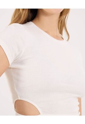 Camiseta Para Mujer Manga Corta Moda Color Crema Marca Ostu #40092631