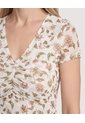 Camiseta Mesh Floral Fruncida  Para Mujer Crema Ostu de Ostu