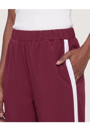 Pantalón Deportivo Bota Amplia  Para Mujer Vino Ostu