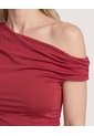 Camiseta Escote Asimétrico Drapeado  Para Mujer Vino Ostu de Ostu