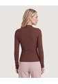 Camiseta Cuello Alto Texturizada  Para Mujer Café Ostu de Ostu