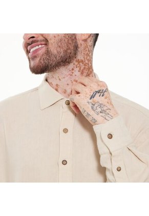 Camisa Para Hombre Manga Larga Sin Bolsillo Color Beige Marca Ostu #60010532