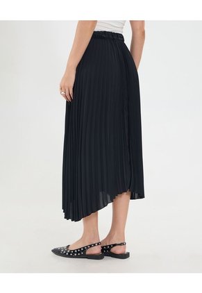 Falda Para Mujer Medio Color Negro Marca Ostu #40140167