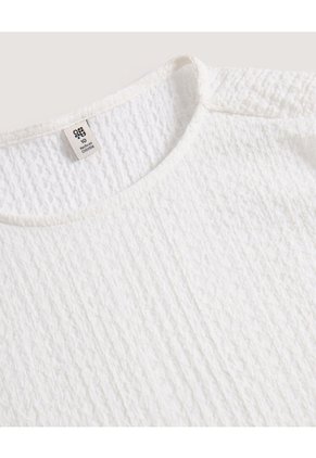 Camiseta Manga Sisa Texturizada  Infantil Niña Crema Ostu