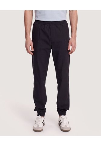 Jogger Plano Texturizado  Para Hombre Negro Ostu Ostu