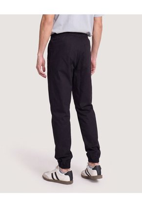 Jogger Plano Texturizado  Para Hombre Negro Ostu