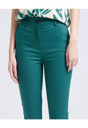 Pantalon Para Mujer Capri Color Verde  Marca Ostu #40070460