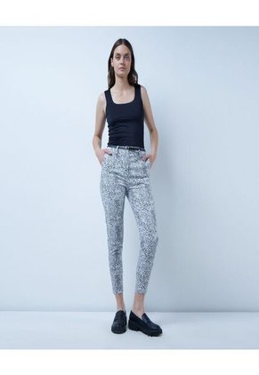 Pantalon Para Mujer Chino Color Negro Marca Ostu #40070555