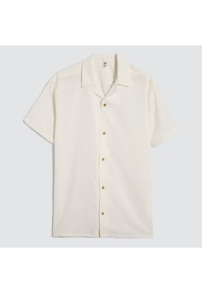 Camisa Para Hombre Manga Corta Sin Bolsillo Color Crema Marca Ostu #60010730