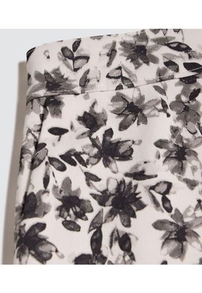 Bermuda Para Mujer  Color Negro Marca Ostu #40100087