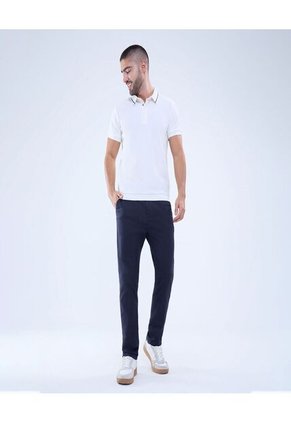 Polo Para Hombre Cuello Tejido Sin Bolsillo Color Crema Marca Ostu #60110728