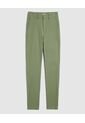 Pantalon Para Hombre Chino Color Verde Oliva Marca Ostu #60070417 de Ostu
