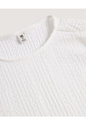 Camiseta Manga Sisa Texturizada  Infantil Niña Crema Ostu