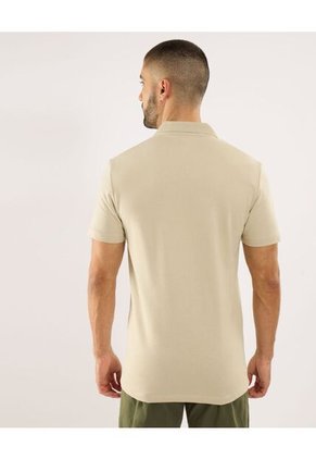 Polo Para Hombre Cuello Tejido Sin Bolsillo Color Avena Marca Ostu #60110821