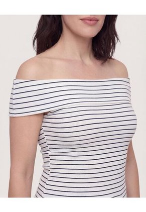 Camiseta Rayas Hombros Descubiertos  Para Mujer Beige Ostu