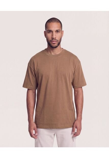 Camiseta Relaxed Estampado Posterior  Para Hombre Café Ostu