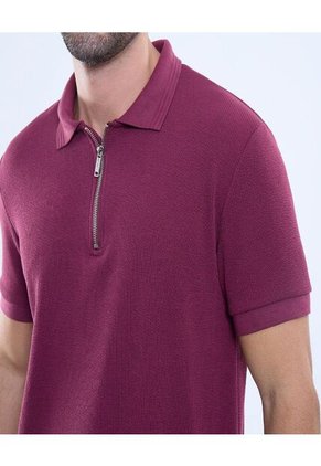 Polo Para Hombre Cuello Tejido Sin Bolsillo Color Vino Marca Ostu #60110727
