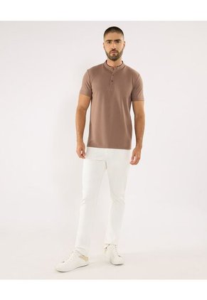 Polo Para Hombre Cuello Mao Sin Bolsillo Color Café Marca Ostu #60110842