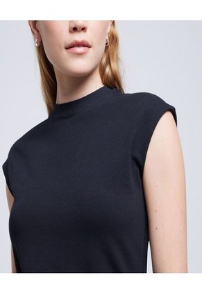 Camiseta Para Mujer Manga Corta Color Negro Marca Ostu #40092144