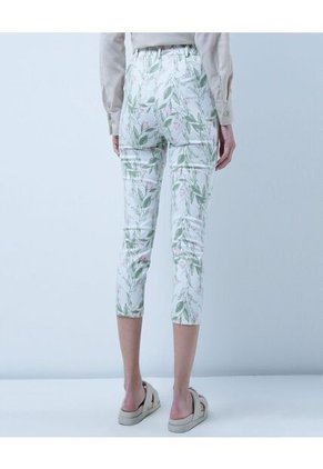 Pantalon Para Mujer Capri Color Verde  Marca Ostu #40070563